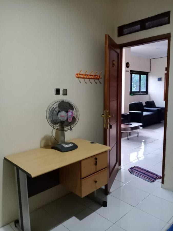 Vanila Kost Jatiwarna - Women Only Pondokmelati Εξωτερικό φωτογραφία